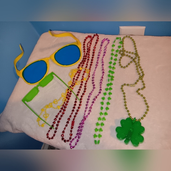 Kids Dress Up Lot Pre-owned - Picture 3 of 4